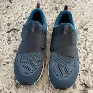 TIEM Cycling Shoes - Size 7
